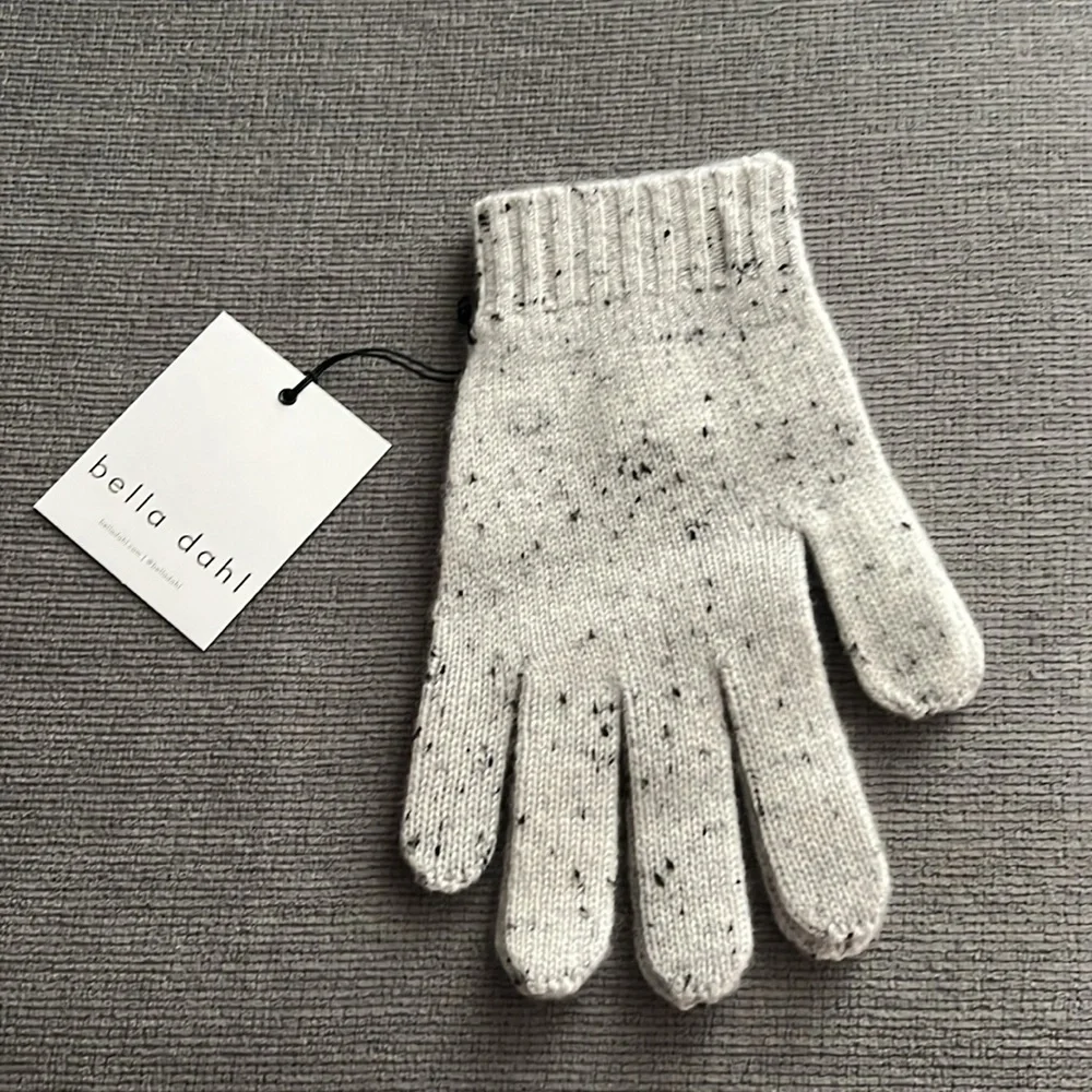 💫NWT - BELLA DAHL Women’s 100% Cashmere Holiday Knit Gloves Light Grey Speckled